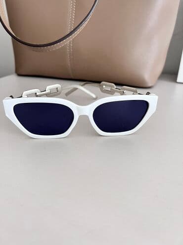 фотохромные очки: Солнцезащитные Очки белые. Новые
Звоните или пишите по номеру — 2