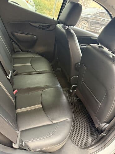 BMW: Chevrolet Spark: 2020 г., 1 л, Автомат, Бензин — 5