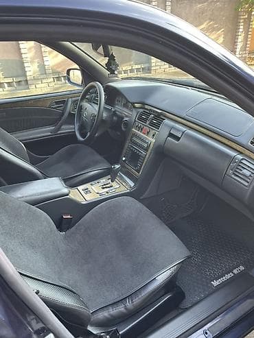 Mercedes-Benz E-Class: 2000 г., 4.3 л, Автомат, Бензин, Седан — 9
