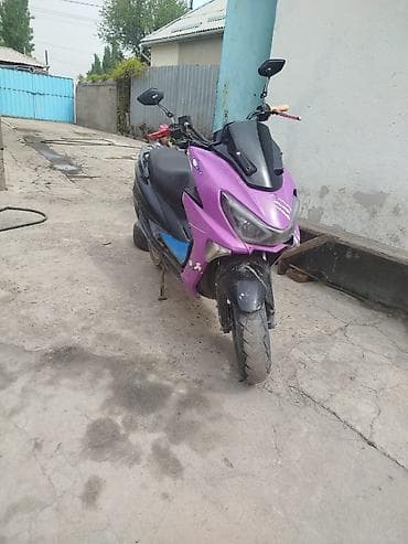 мото сатылат: Скутер/максискутер 150–250 см³ (визуально — спортивный пластик — 1