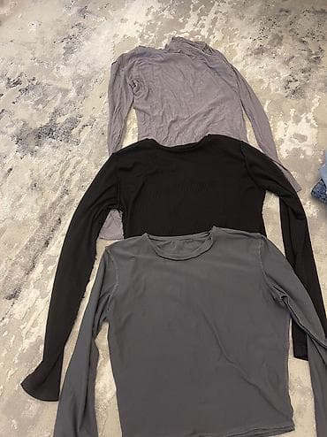 скупка старой одежды: Вещи все б/у носили 2-3 раза некоторые новые Все из Москвы Бренды — 4