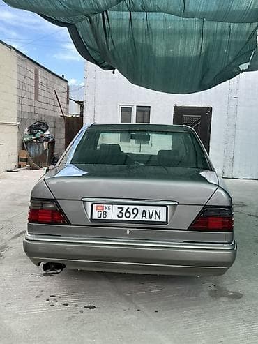2 8: Mercedes-Benz W124: 1994 г., 3.2 л, Автомат, Бензин, Седан — 4