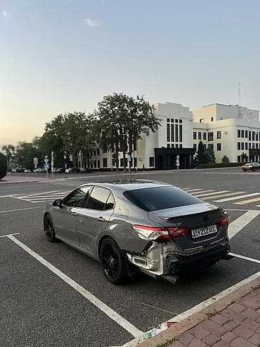 byd e2 2022: Toyota Camry: 2019 г., 2.5 л, Автомат, Гибрид, Седан — 6