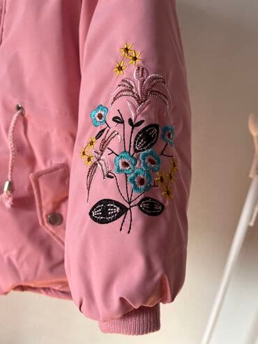 Комплекты одежды: Куртка зимняя 
1800 сом
На 5-6 лет — 3