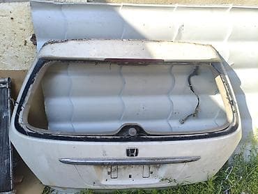 step wgn: Крышка багажника Honda, Оригинал — 3