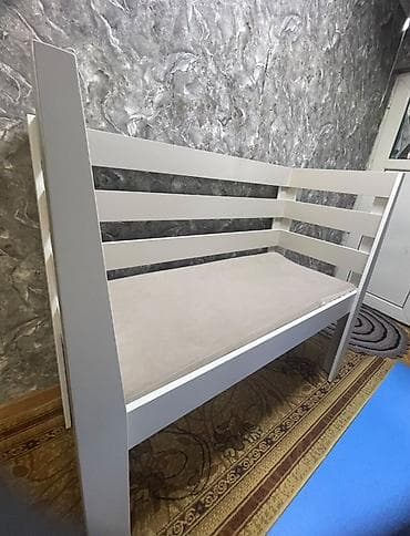 Детский мир: Детская прикроватная кровать-диван с бортиками Ручная работа - Тип — 3