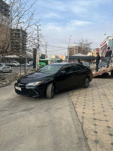 обменяю на авто: Toyota Camry: 2017 г., 2.5 л, Автомат, Бензиновая, Седан — 2