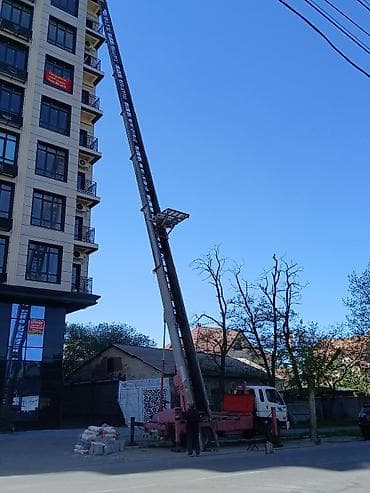 прожектор на крышу: Стрела 42 м, 300 т — 2