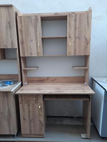 Компьютерный стол, С полками — 3