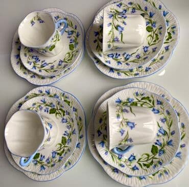 чайно кофейный набор: Нежный набор для кофе -молочного цвета с голубыми колокольчиками — 3