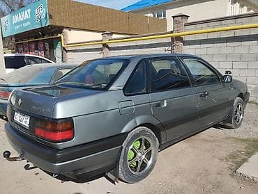 Volkswagen Passat: 1988 г., 1.8 л, Ручные, Бензин, Седан — 4