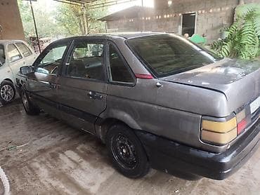 Volkswagen Passat: 1990 г., Бензин, Седан — 5