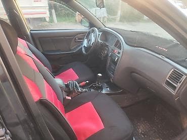 Транспорт: Hyundai Avante: 2002 г., 1.8 л, Механика, Бензин, Хэтчбэк — 4