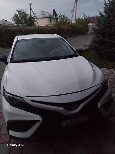 Toyota Camry: 2021 г., 2.5 л, Автомат, Бензин, Седан — 1