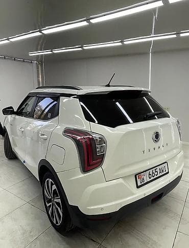 бампер передний виш: Ssangyong Tivoli: 2020 г., 1.6 л, Автомат, Дизель, Кроссовер — 2