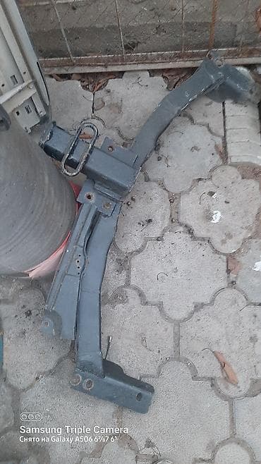 Передний подрамник Toyota