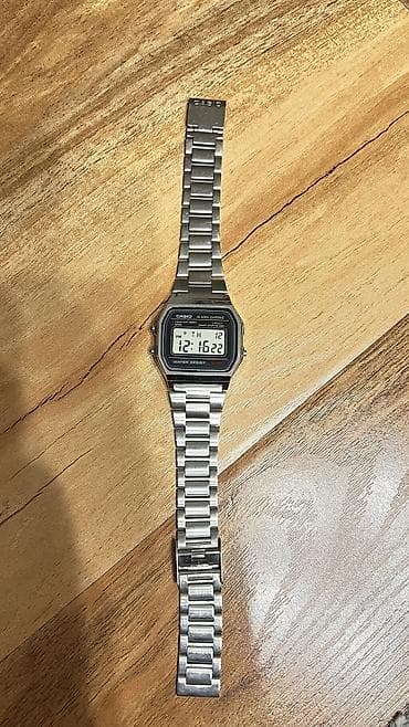 garmin 7: Цифровые наручные часы Casio с металлическим браслетом - Корпус — 1