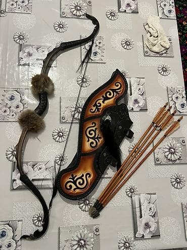 Луки и рогатки для охоты: Традиционный набор для конной/исторической стрельбы из лука. В — 2