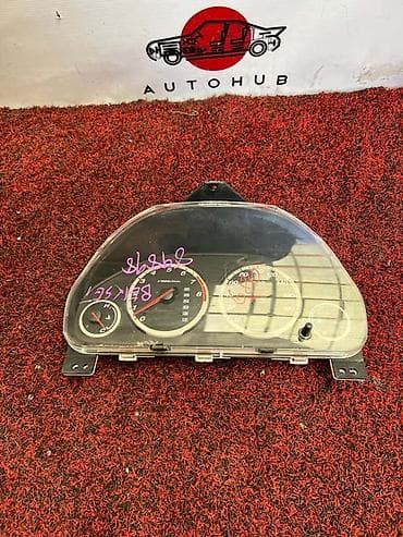 Щиток приборов Mazda at lalafo.kg Щиток приборов Mazda