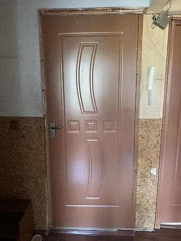 Межкомнатные двери, комплект. Срочно продаю одну дверь за 400 недорого — 6
