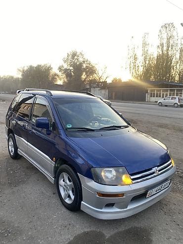 space runer: Mitsubishi Space Runner: 2000 г., 2.4 л, Механика, Бензин, Минивэн — 4
