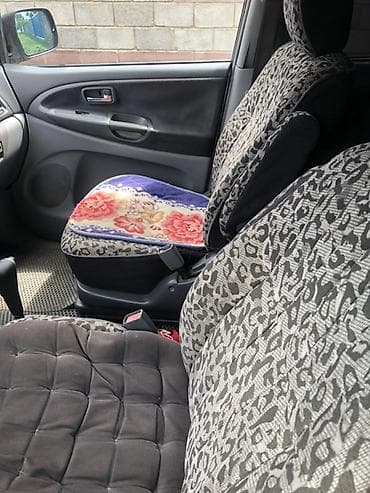 тайота 200: Toyota Estima: 2001 г., 2.4 л, Минивэн — 10