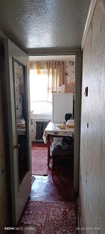 токмок срочно: 3 комнаты, 58 м², 104 серия, 5 этаж, Старый ремонт — 10