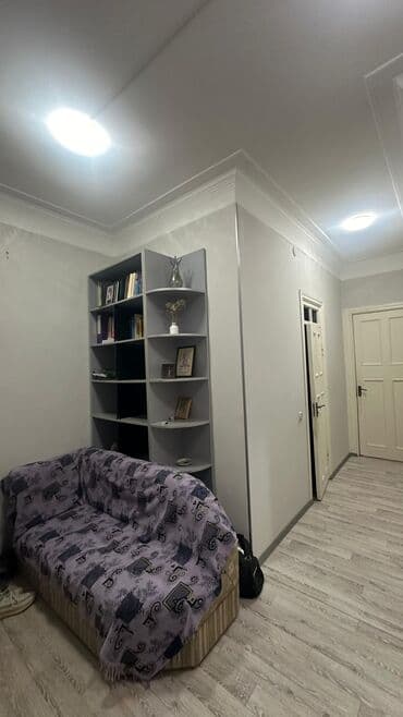 бишкек дом: Сдаётся уютная комната в 2-х комнатной квартире, сталинка, 1 этаж — 4
