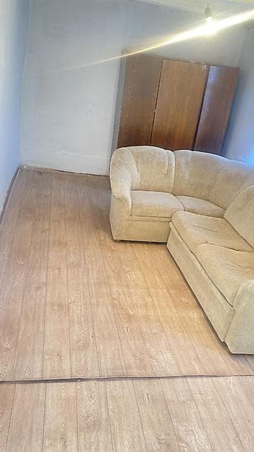 продаю дом киргизия 1: 10 м², 3 комнаты — 2