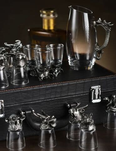 все для животных: • Набор : Кувшин и рюмки в чемодане. • Чемодан(экокожа имитация — 6