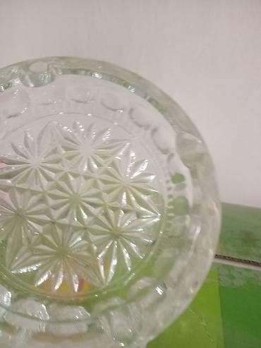 Стеклянный набор для сервировки: пепельница и секционная тарелка - at lalafo.kg Стеклянный набор для сервировки: пепельница и секционная тарелка -