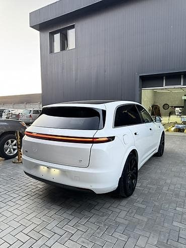 led лампа авто: Lixiang L7: 2023 г., 1.5 л, Гибрид, Кроссовер — 4
