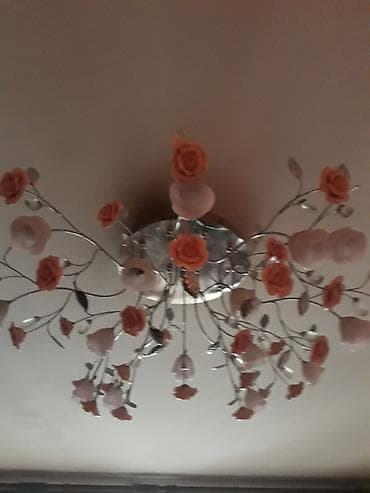 Продаю красивую большую люстру с пультом