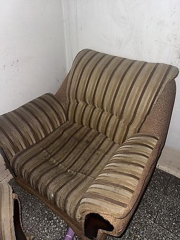 sofa bed: Кресло мягкое, широкое, с высоким спинным блоком и глубоким сиденьем — 2