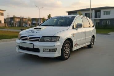 дом в колесах: Mitsubishi Space Wagon: 2001 г., 2.4 л, Автомат, Бензиновая, Минивэн — 1