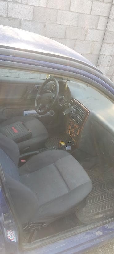 фолсваген поло: Volkswagen Polo: 1999 г., 1.6 л, Механика, Хэтчбэк — 3