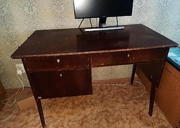 Пуфики: Офисный стол, Б/у, Нерегулируемый, цвет - Коричневый, Прямоугольный, Дерево, Самовывоз — 1