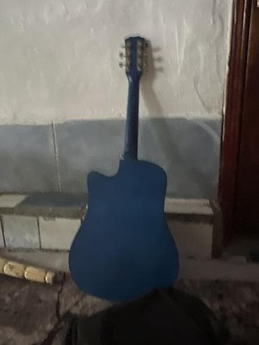 gitara lakewood: Акустическая гитара 4/4 с вырезом (cutaway), цвет сине‑черный — 4
