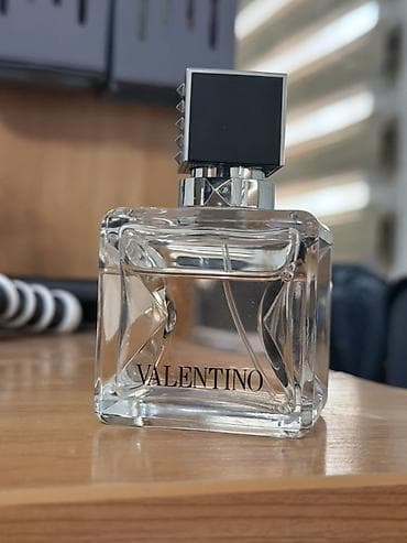 Аромат VALENTINO — флакон с прозрачным стеклом, гранёными боковыми at lalafo.kg Аромат VALENTINO — флакон с прозрачным стеклом, гранёными боковыми