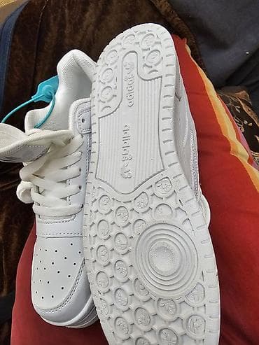 nike react: Кроссовки adidas (Trefoil на стельке), полностью белые. - Модель в — 5
