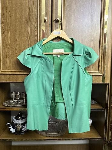 шелк: Продаю платья для дам на 46 размер цена 2000. Юбки по 1000 сом — 6