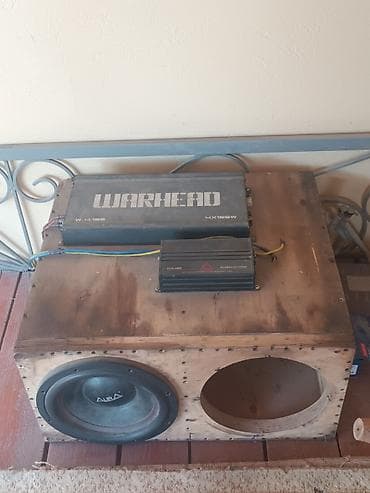 Мощный сабвуфер для установки в багажник Состав: - Корпус сабвуфера