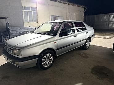 Унаа сатуу: Volkswagen Vento: 1994 г., 1.8 л, Кол менен иштөөчү, Бензин, Седан — 2