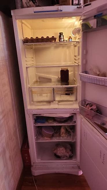 ipad pro 11 m1: Холодильник Indesit, Б/у, Двухкамерный, 170 * — 1