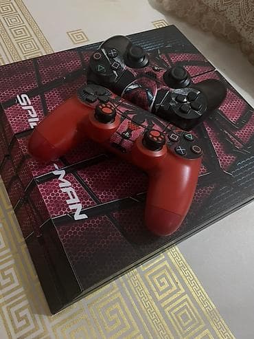 Аксессуары для консолей: Геймпад DualShock 4 (PS4) в оформлении Spider‑Man + стандартный черный — 2