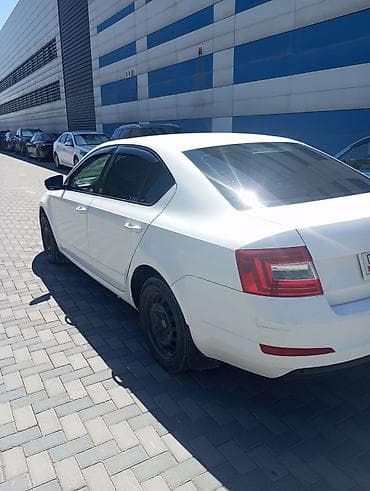 hundai elantra: Skoda Octavia: 2014 г., 1.6 л, Автомат, Бензин, Седан — 4