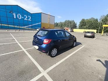 Renault Sandero: 2018 г., 1.6 л, Механика, Бензин, Хэтчбэк