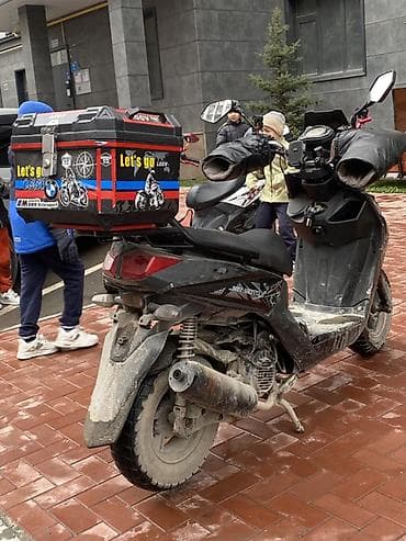 электо мопед: Тип скутера 150 куб. см, Бензин, Б/у — 3