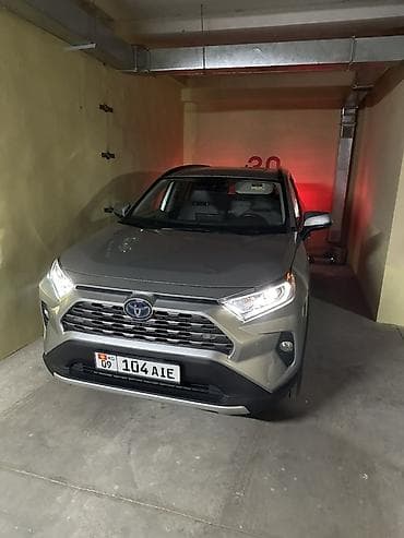 Toyota RAV4: 2019 г., 2.5 л, Автомат, Гибрид, Кроссовер — 10
