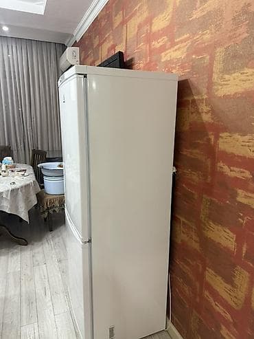 2 gb: Холодильник Indesit, Б/у, Двухкамерный — 4